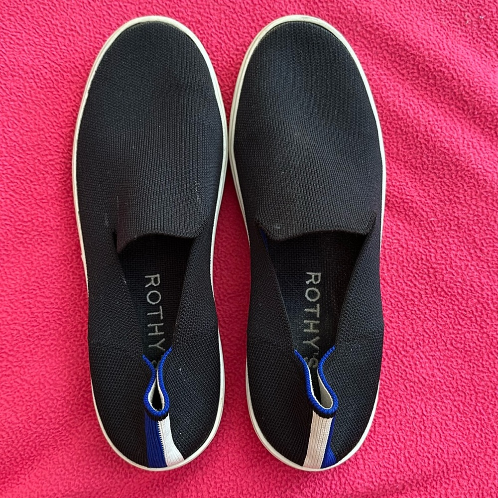 Black Rothy’s sneakers size 10